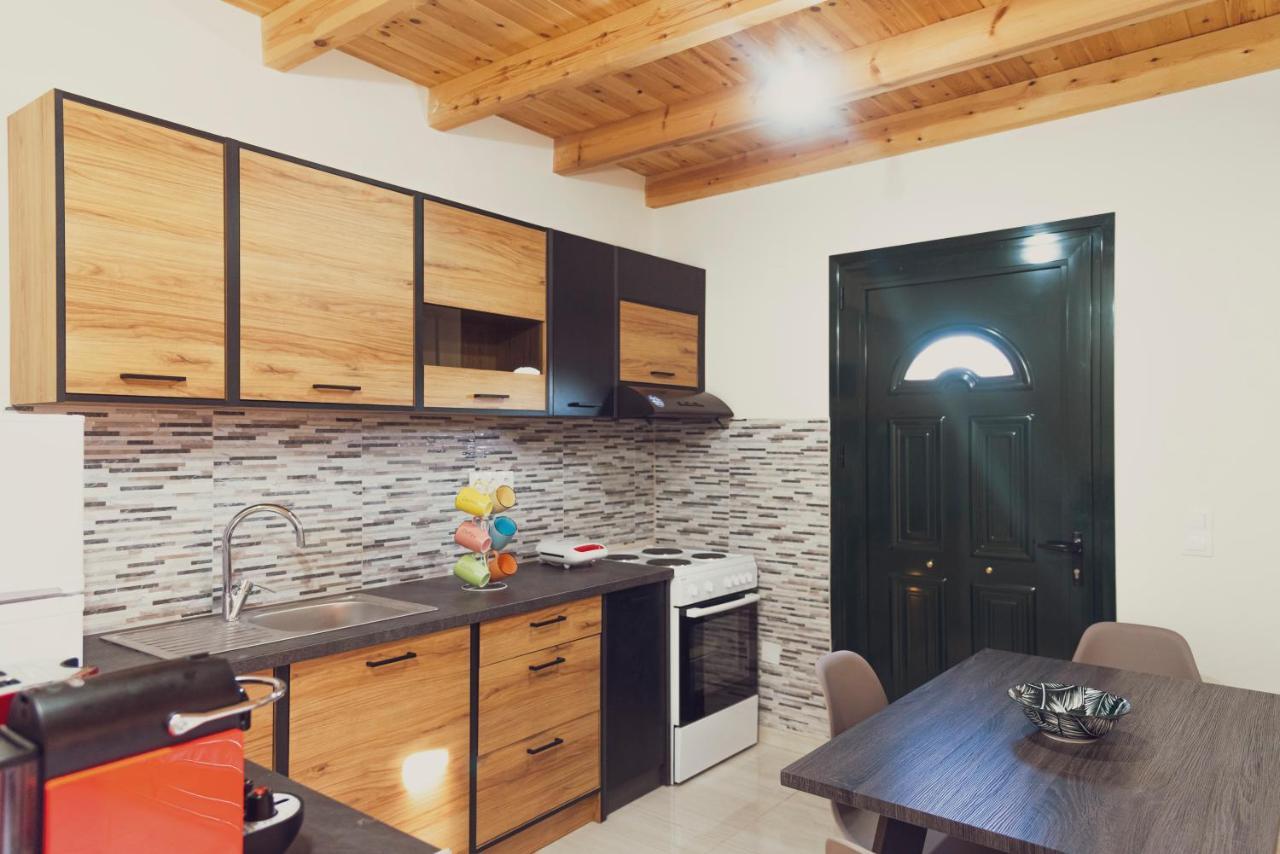 Burnelia Vacation House Lefkimmi  Bagian luar foto