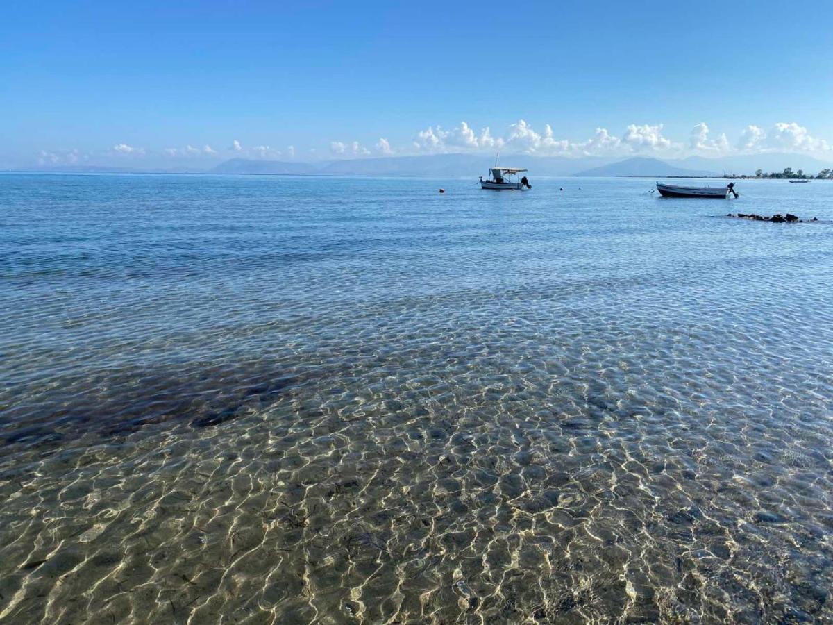 Burnelia Vacation House Lefkimmi  Bagian luar foto