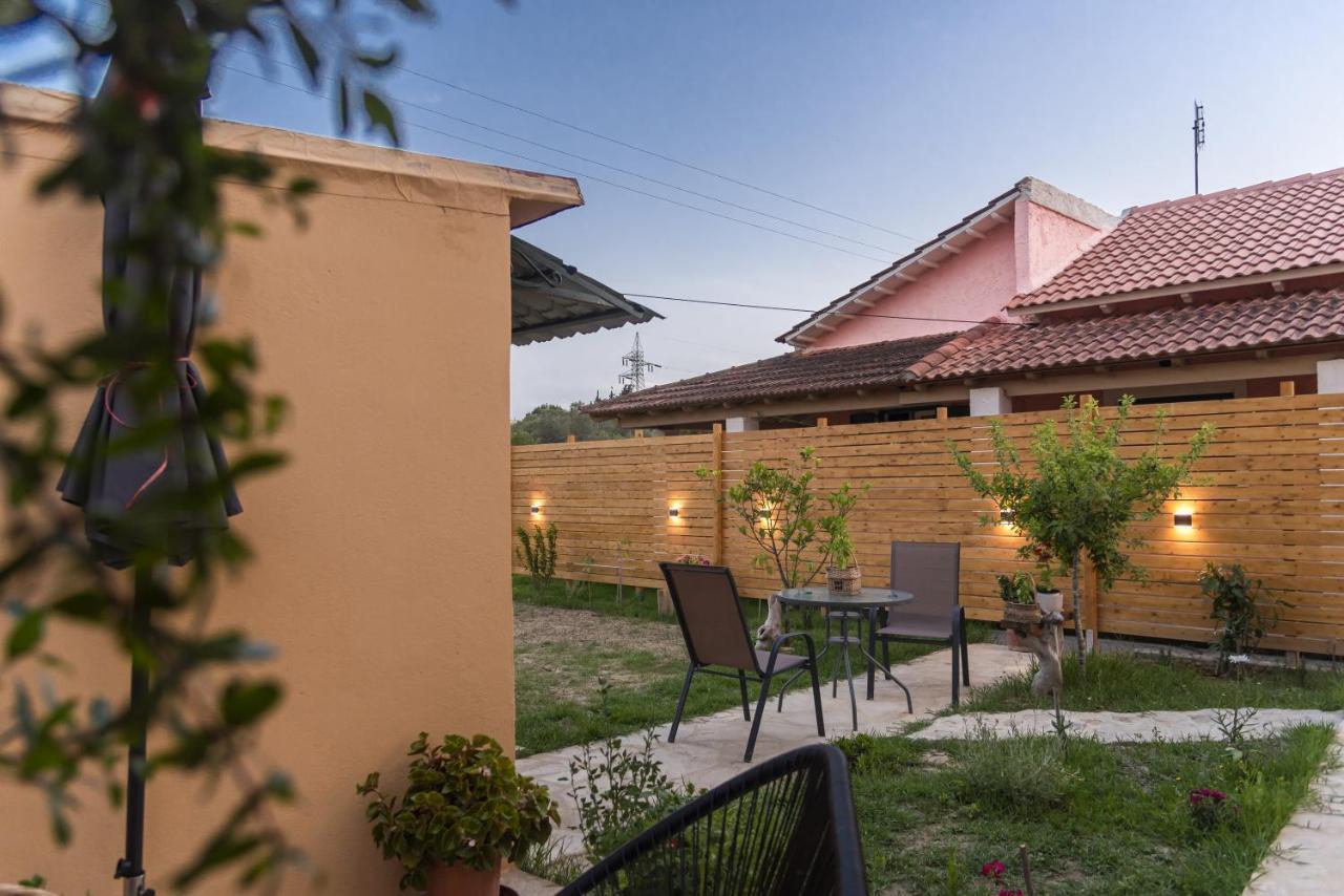 Burnelia Vacation House Lefkimmi  Bagian luar foto