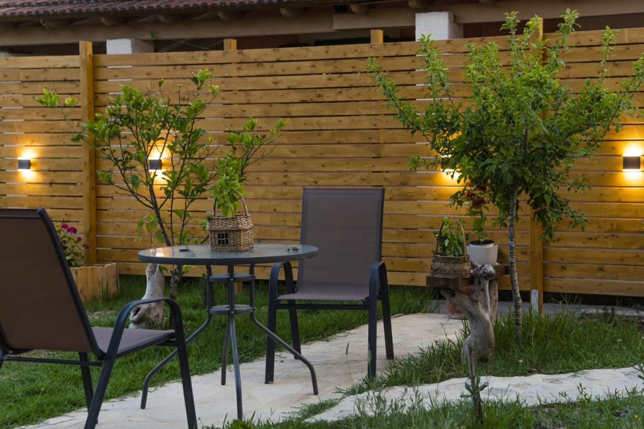 Burnelia Vacation House Lefkimmi  Bagian luar foto